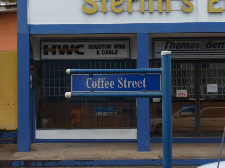 コーヒーストリートの看板