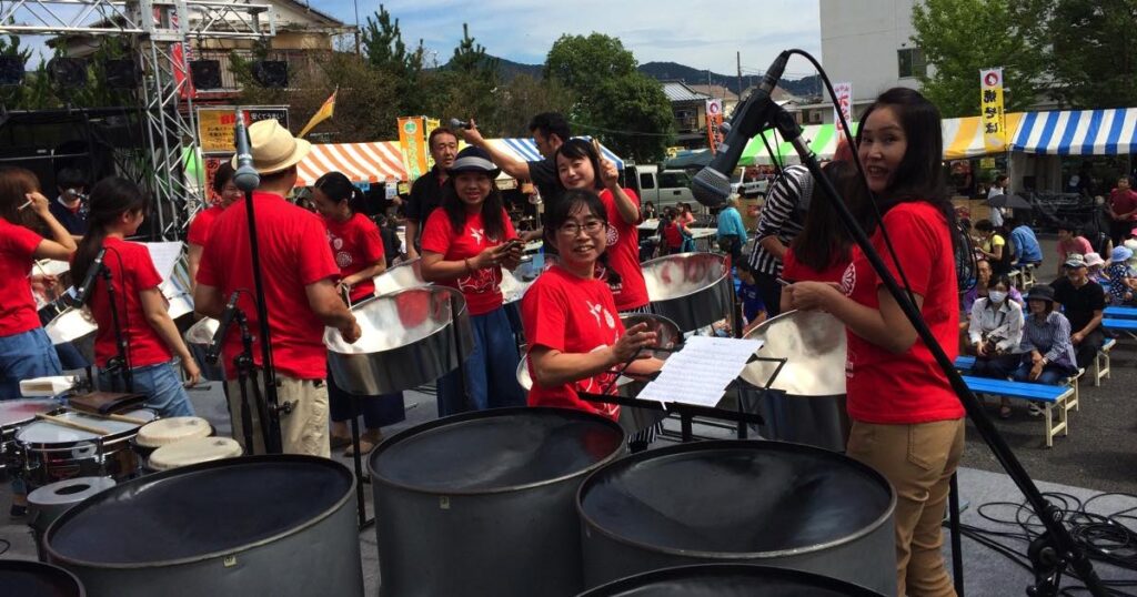 第69回秦野たばこ祭り2016-6BASS2台で-3