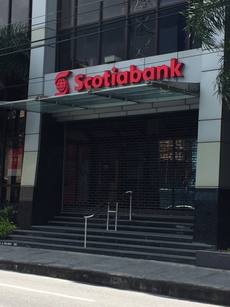 トリニダードのSCOTIA BANK（スコシアバンク）