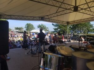 Lujoe and the Giftedがスティールパンカーニバルに。須磨海岸にて